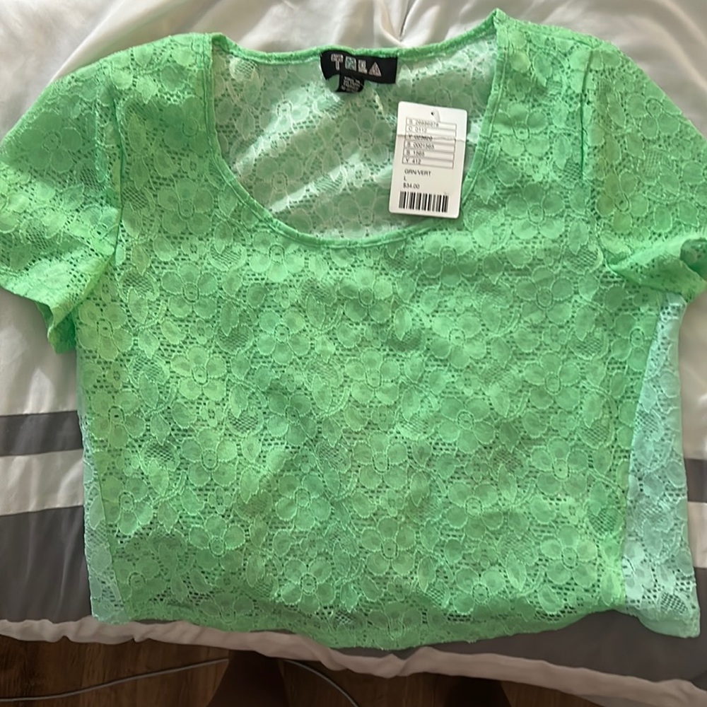 BNWT URBAN LACE CROP